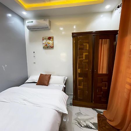 Villa Adja Nafy A Saly Gandigal Екстериор снимка