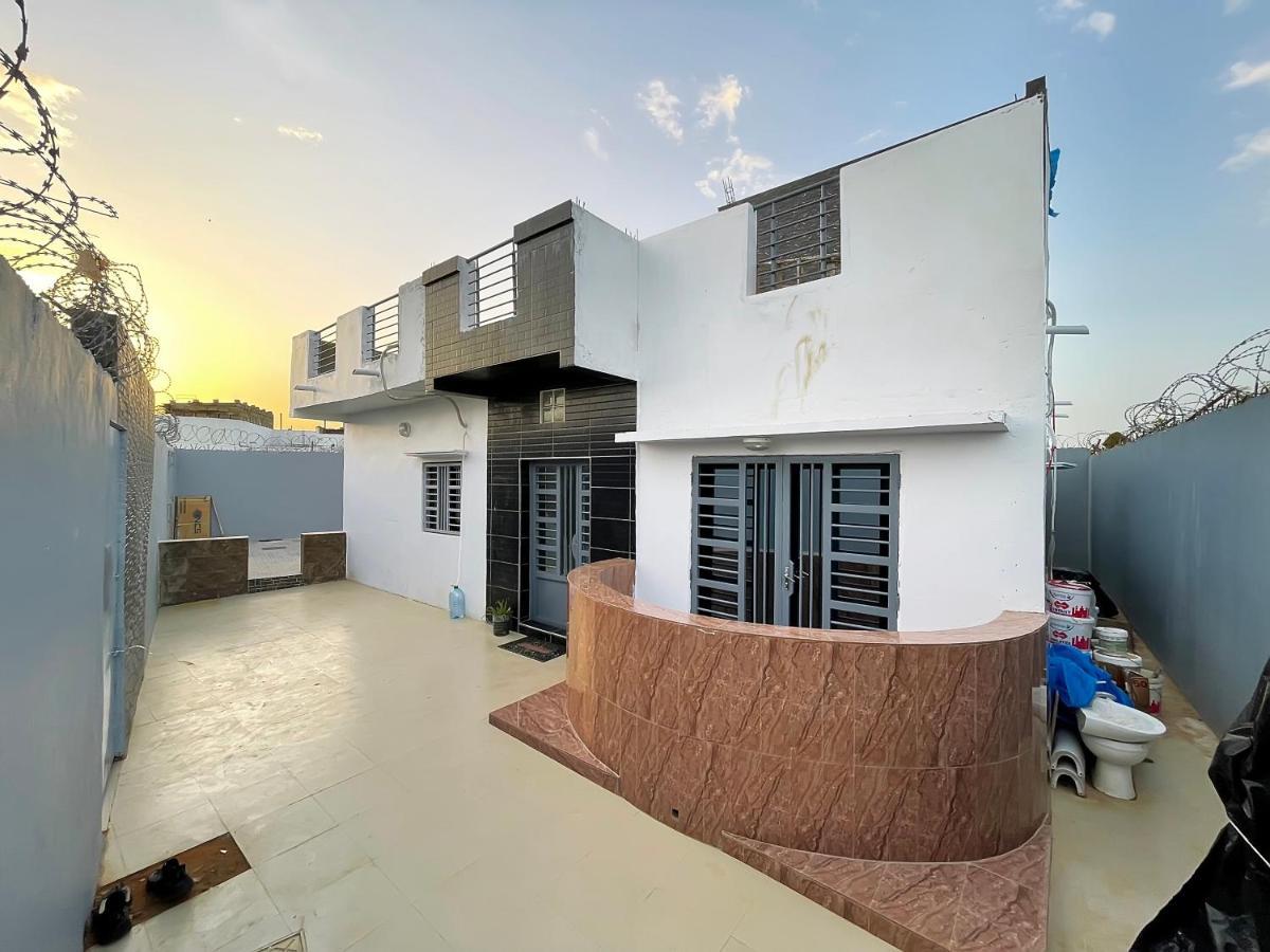 Villa Adja Nafy A Saly Gandigal Екстериор снимка
