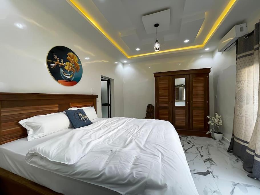 Villa Adja Nafy A Saly Gandigal Екстериор снимка