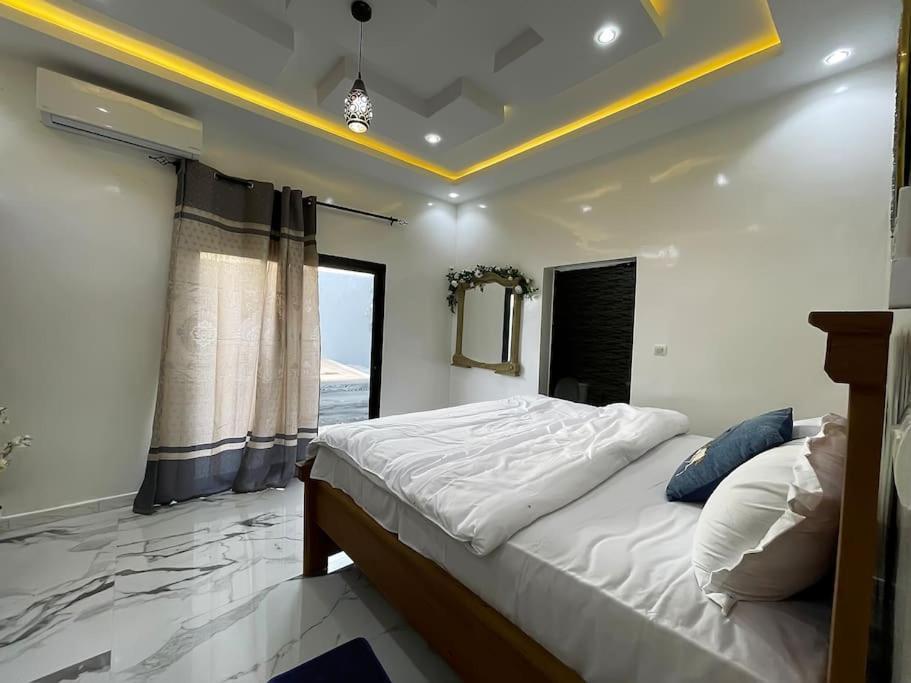 Villa Adja Nafy A Saly Gandigal Екстериор снимка