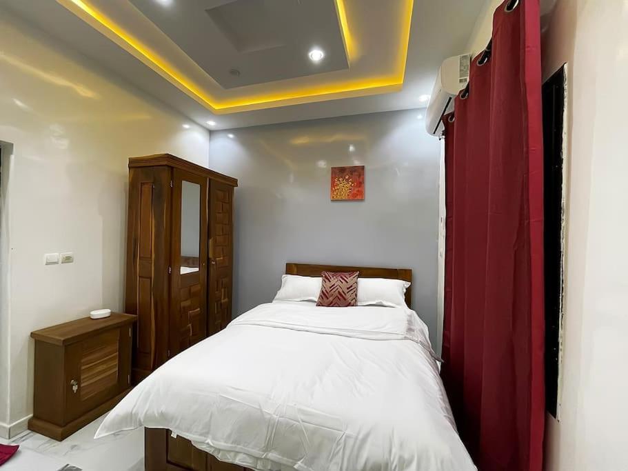 Villa Adja Nafy A Saly Gandigal Екстериор снимка