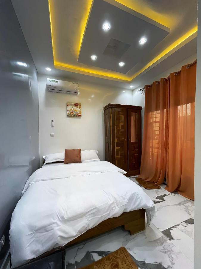 Villa Adja Nafy A Saly Gandigal Екстериор снимка