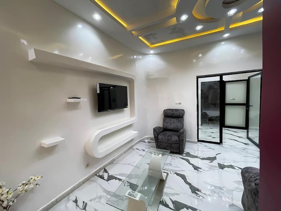Villa Adja Nafy A Saly Gandigal Екстериор снимка